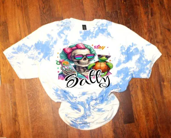 Trendy Stay Salty Skull Tee