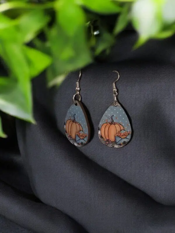 Teardrop Earrings With Pumpkins