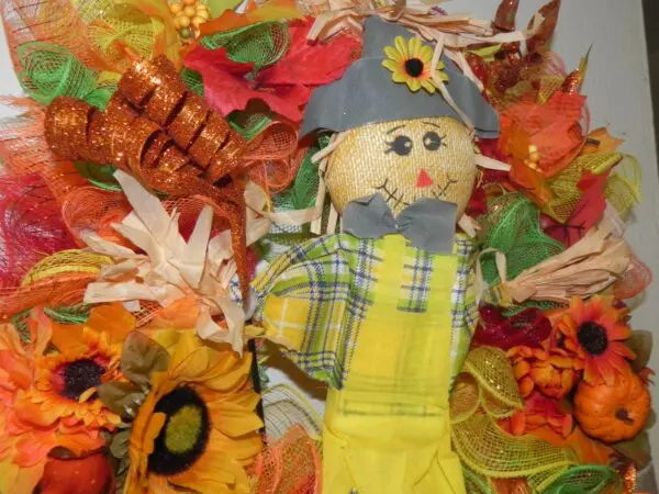 Adorable Fall Scarecrow Wreath