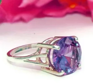 13mm Lab-Created Alexandrite Gemstone