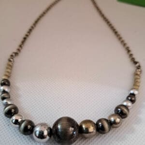 Sophisticated Glass and Metal Necklace 2